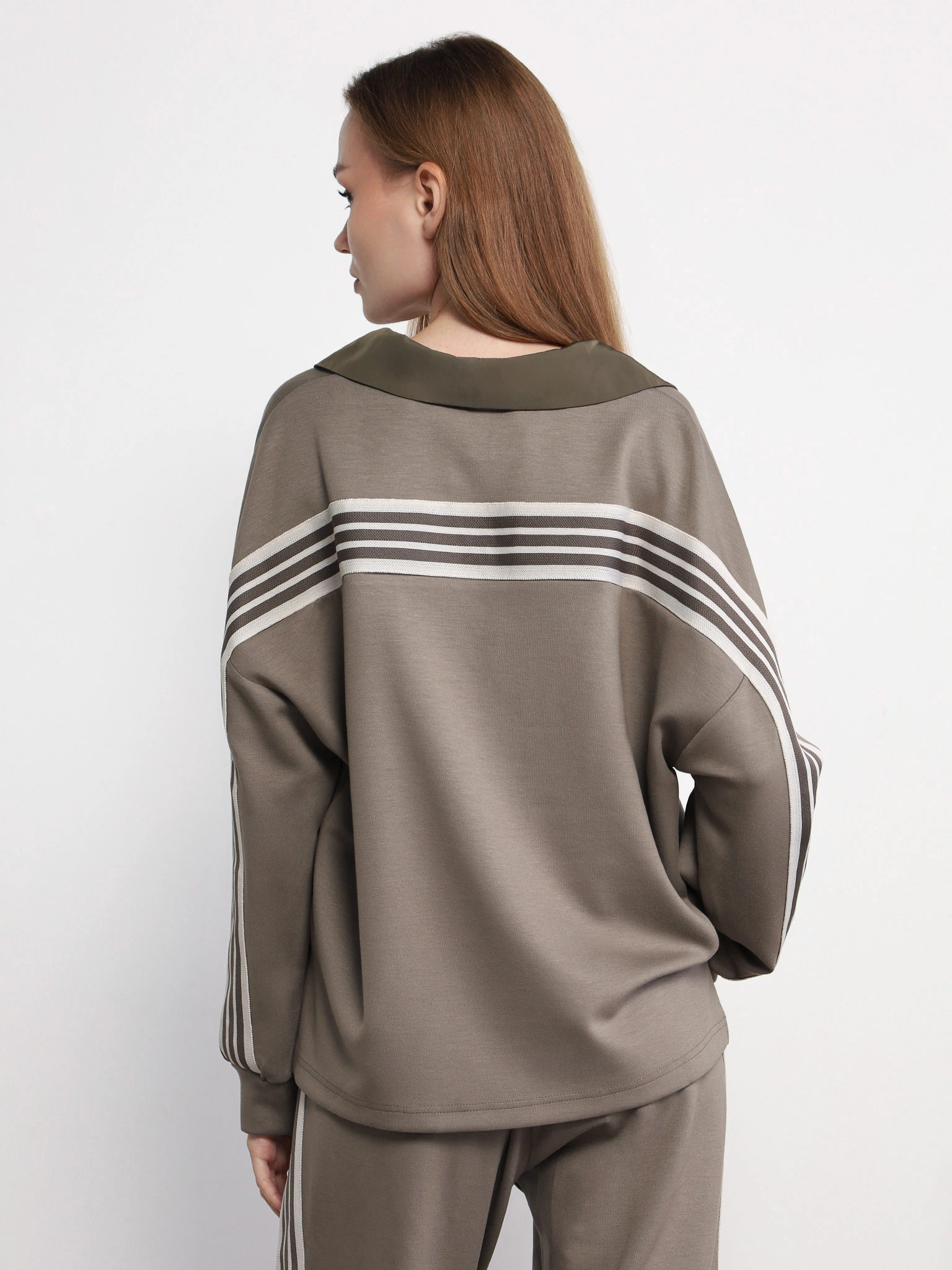 Джемпер свободного кроя с лампасами